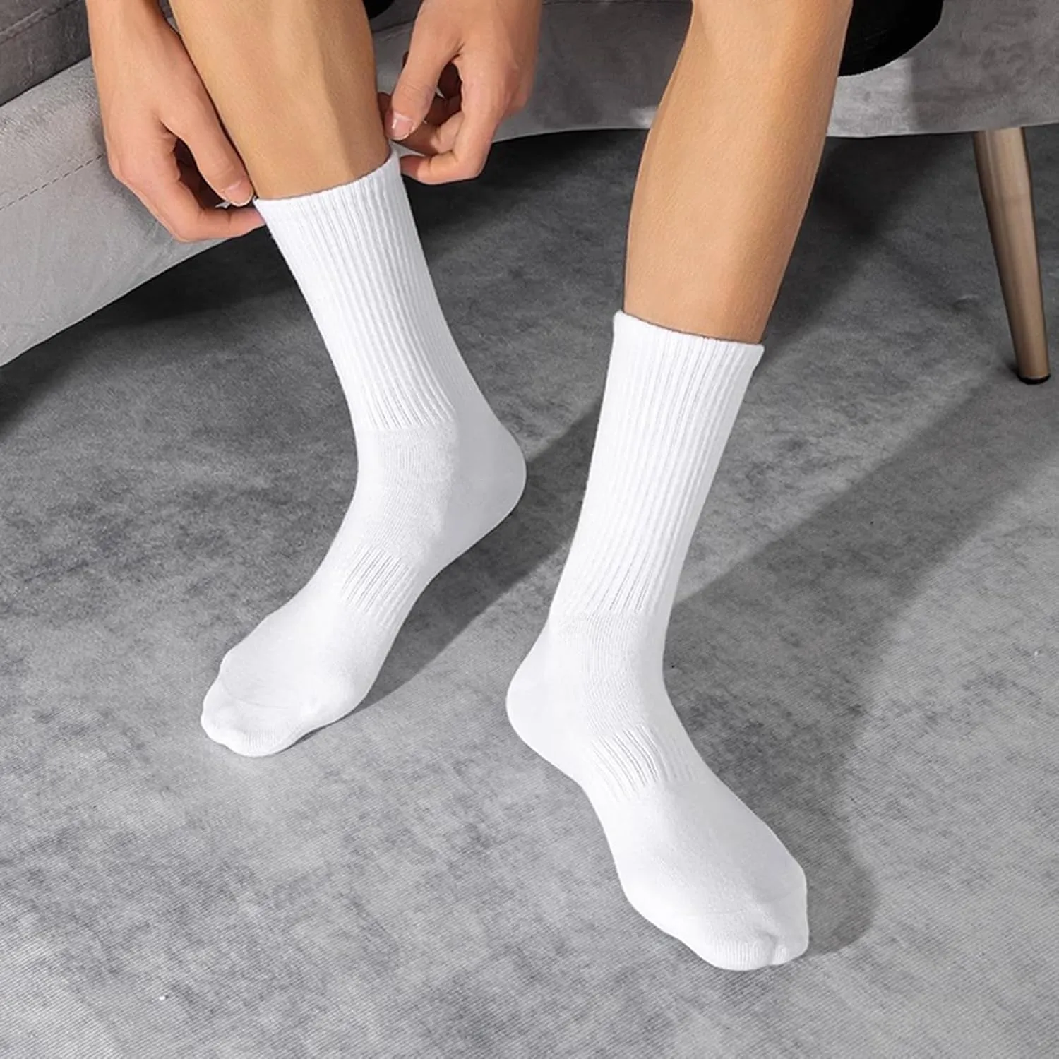 20 Pairs Crew Athletic Socks for Men Moisture Wicking Cushion Crew Socks for Sport Running Traveling