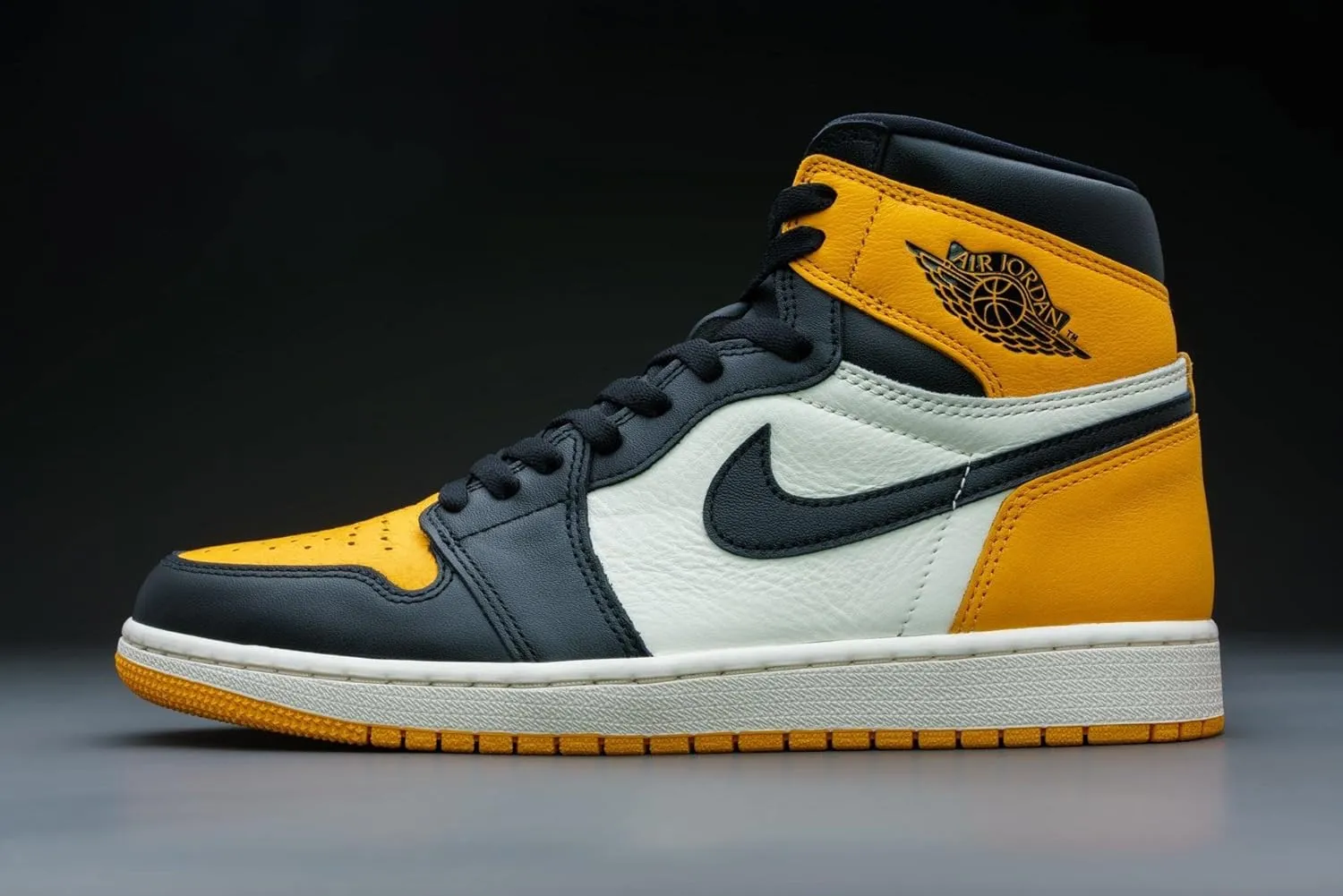 AIR JORDAN Men's Low-top Sneakers