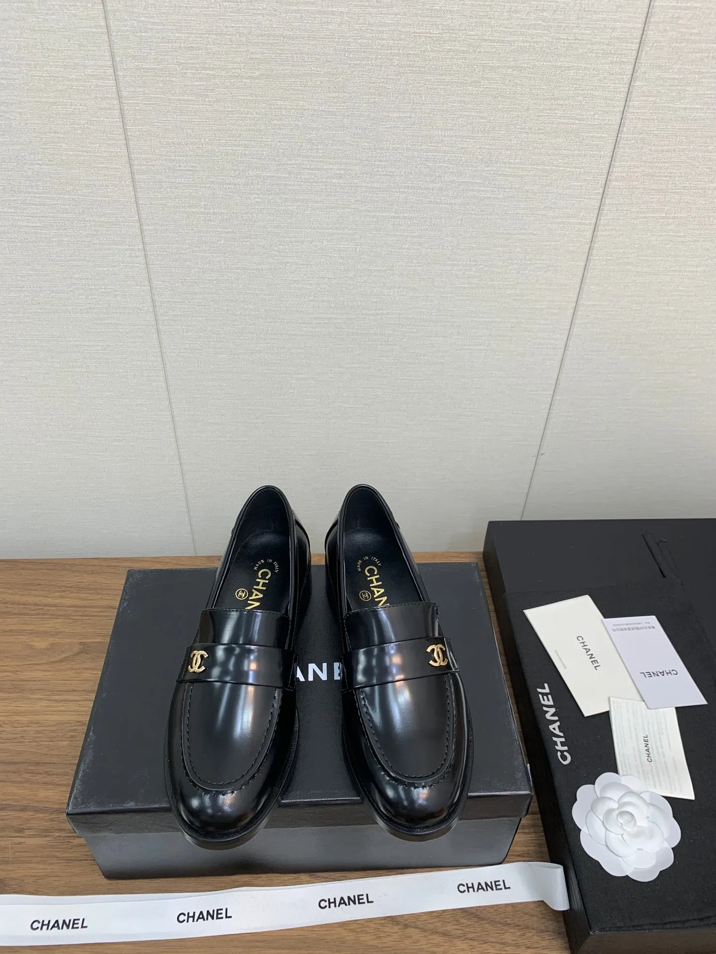 CC Moccasins 25mm Glossy Black Lambskin