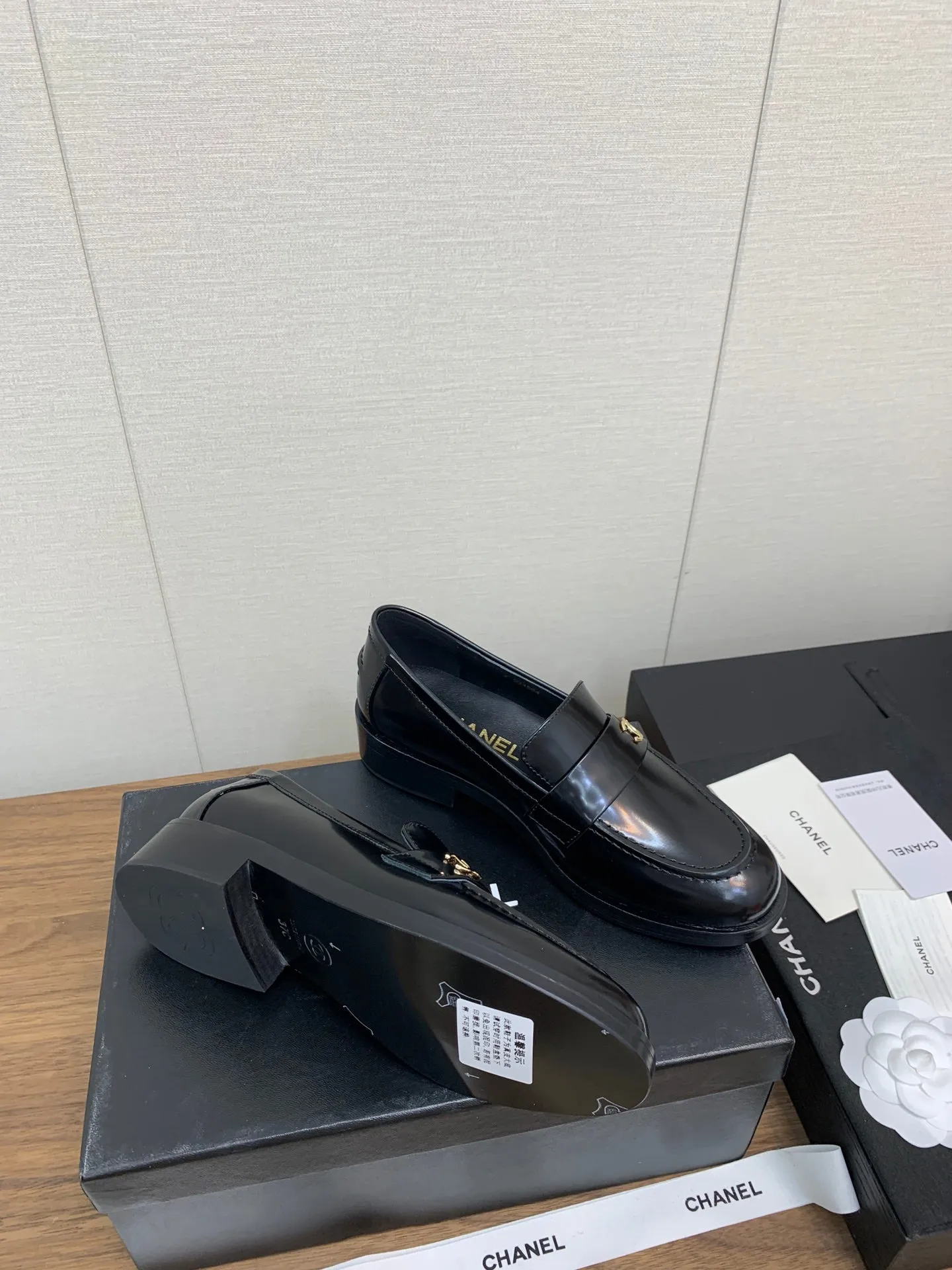CC Moccasins 25mm Glossy Black Lambskin