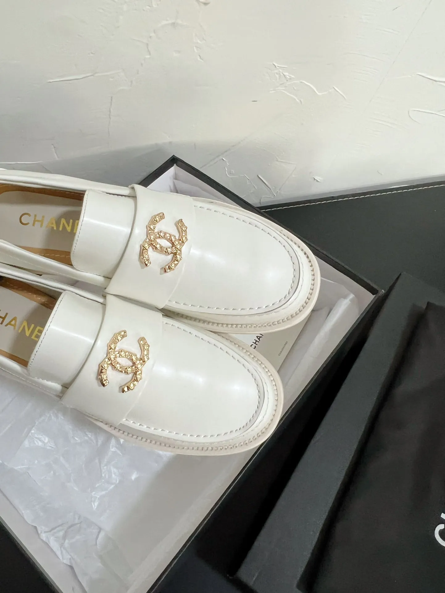 CC Moccasins Glossy White Calfskin 949656