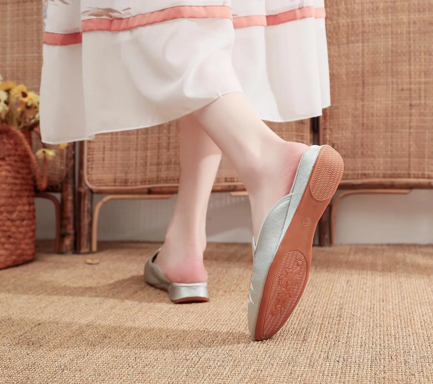 Chinese Slippers for Women Embroidered Mules Slip on - Beach Travel Retro Trendy Soft Cute Casual Comfortable Walking Lightweight Running Standing All Day Business Office Driving Birthday Gifts