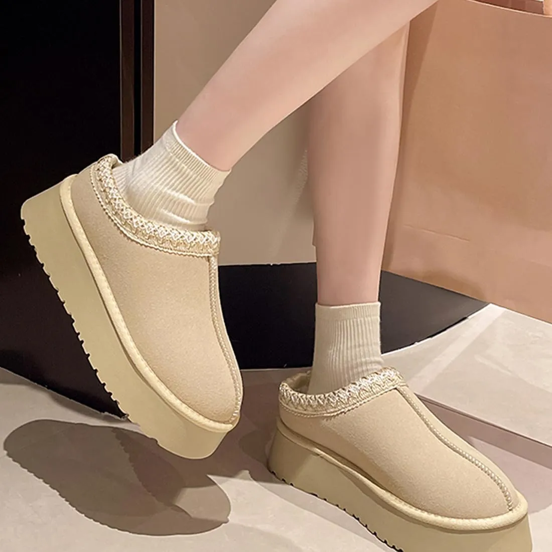 Harssidanzar Slippers For Women,Winter Fleece Lined Boots Anti-Slip Snow Platform Slippers Winter House Shoes Indoor and Outdoor KL507US