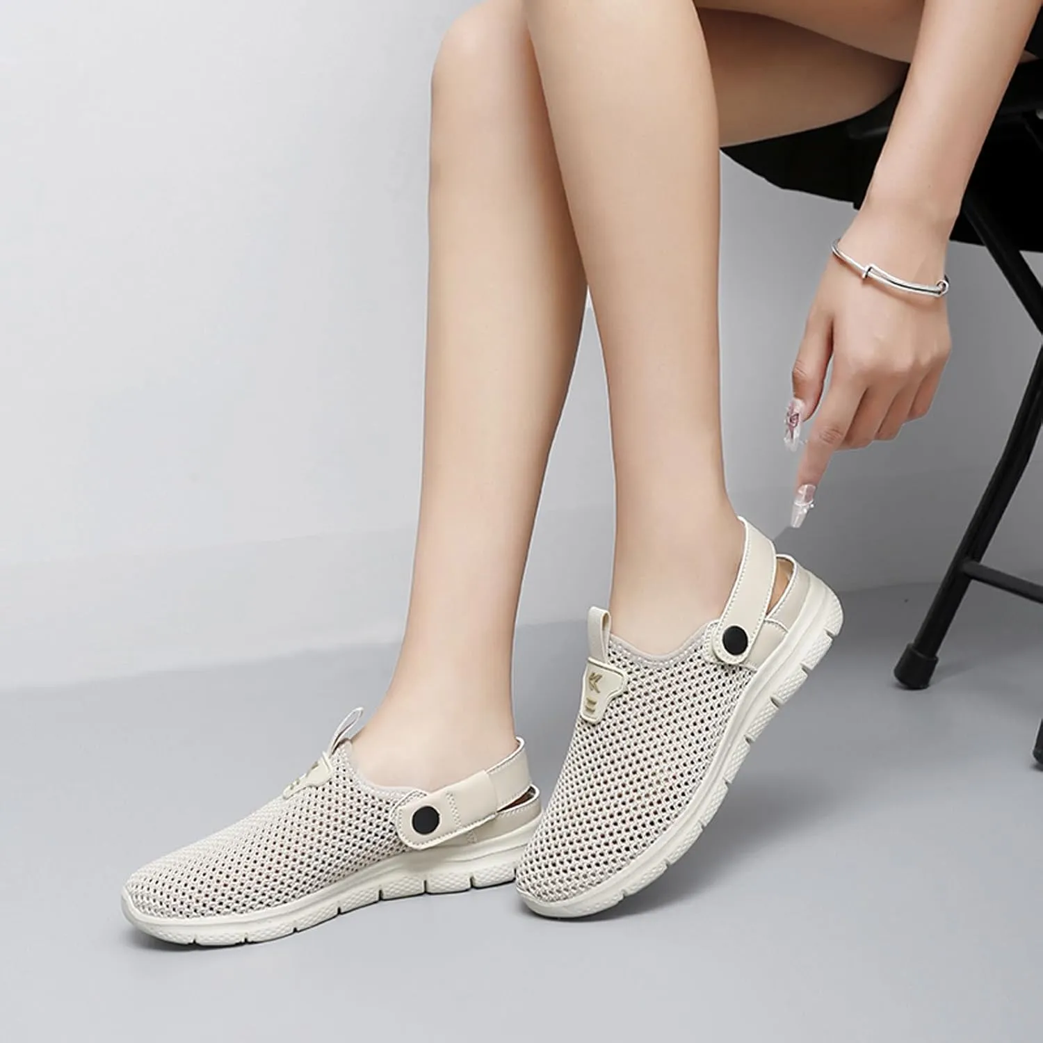ihinzry Men's Women's Garden Clogs Hollow Mesh Clog Indoor Outdoor Slippers Nurse Work Mules
