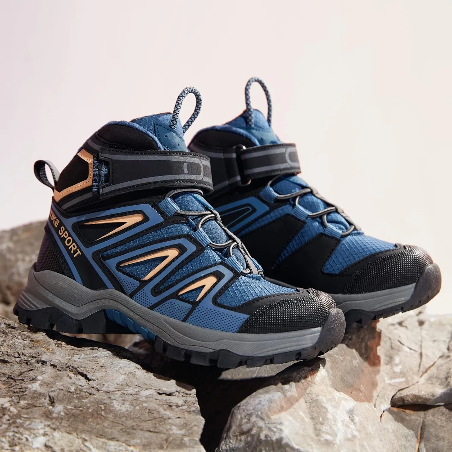 JMFCHI Kids Hiking Boots Boys Girls Outdoor Walking Climbing Sneaker Comfortable Non-slip Snow Shoes Hiker Boot Antiskid Steel Buckle Sole