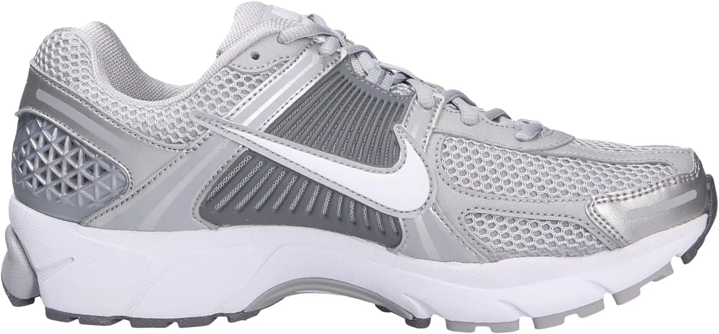 NIKE Men's Low-Top Sneakers