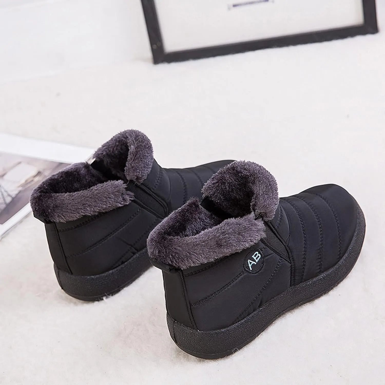 oiangi Platform Snow Boots for Women Waterproof Fashion Quilted Keep Warm Round Toe Slip-on Flats Booties Winter Soft Comfortable Outdoor Casual Shoes