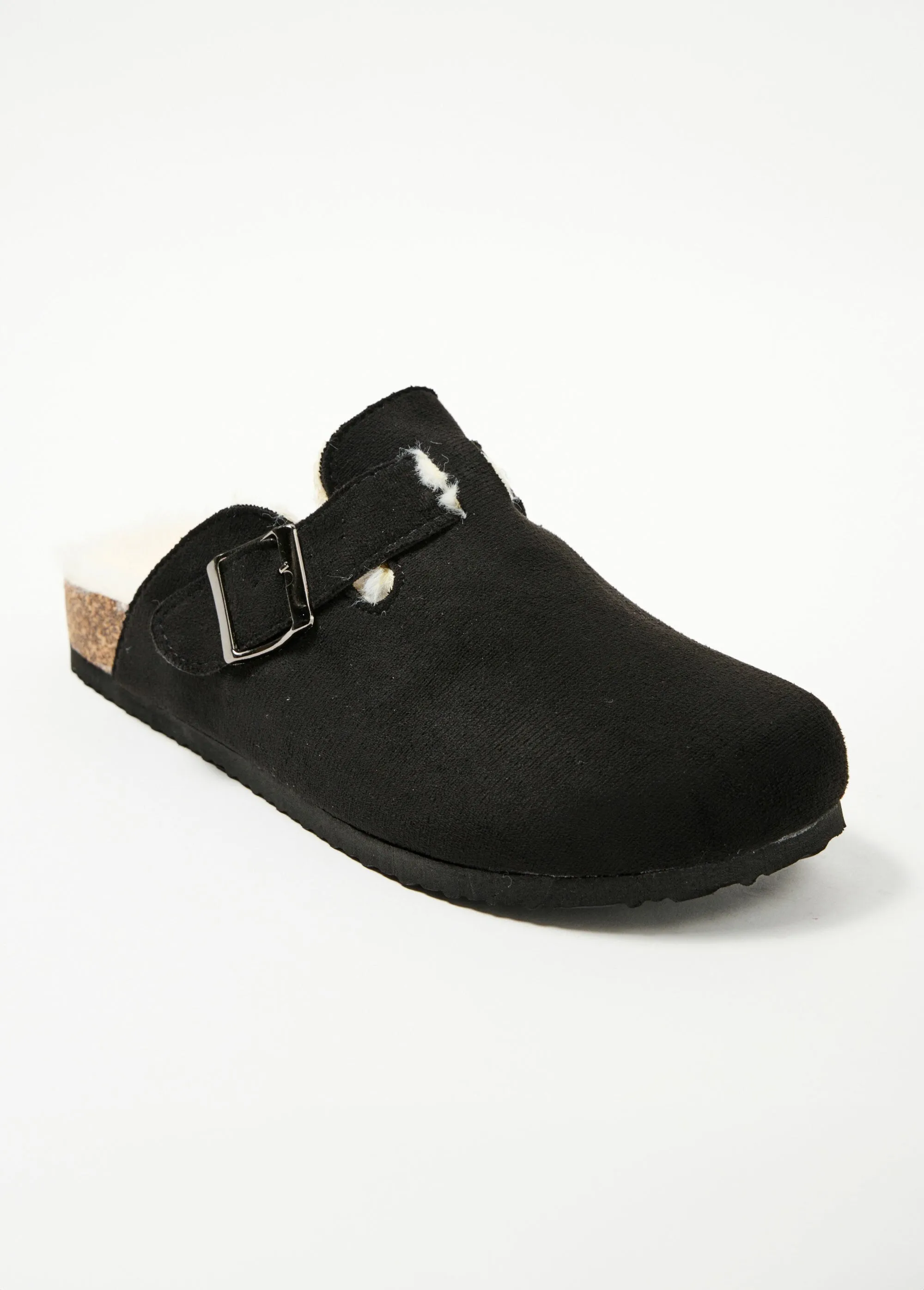 Trendy fur-lined mules with buckle