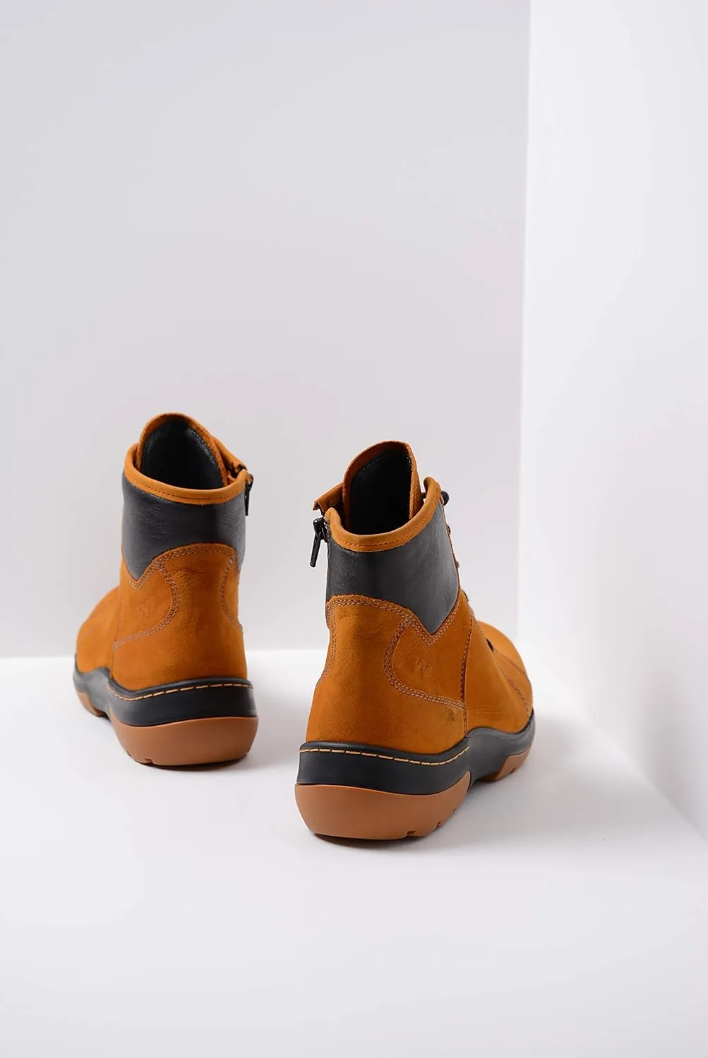 Wolky US-Ambient WP Womens Hiking Comfort Ankle Boots - Waterproof Anti-Slip Flexible Rubber Outsole - Easily Adjustable - Made from Genuine Leather in USA