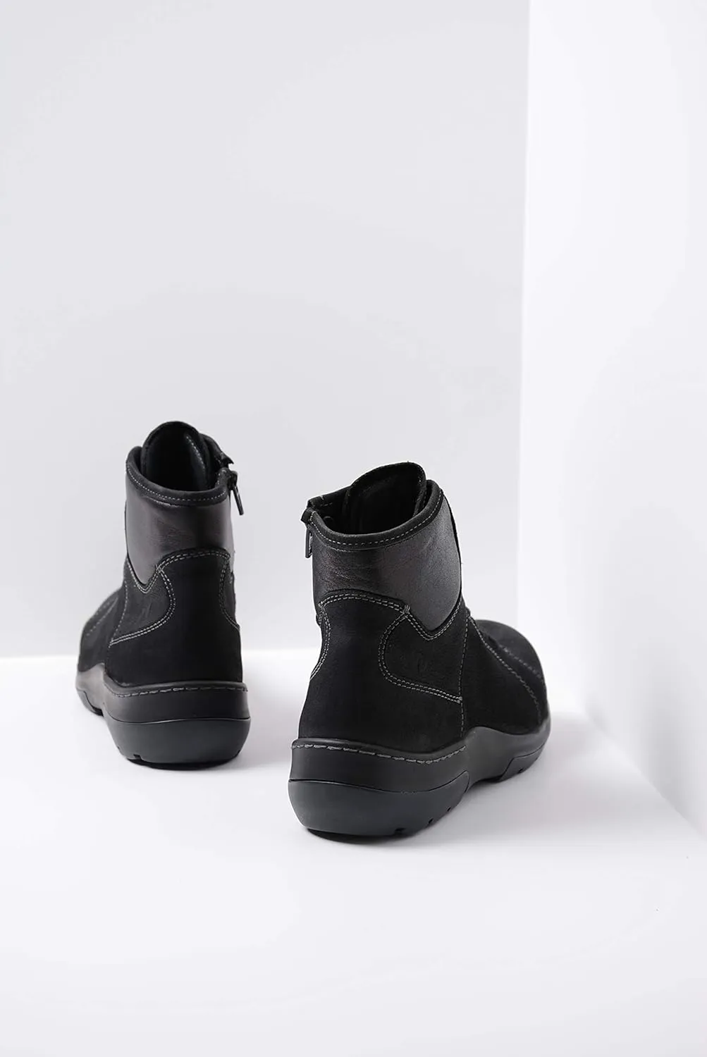 Wolky US-Ambient WP Womens Hiking Comfort Ankle Boots - Waterproof Anti-Slip Flexible Rubber Outsole - Easily Adjustable - Made from Genuine Leather in USA