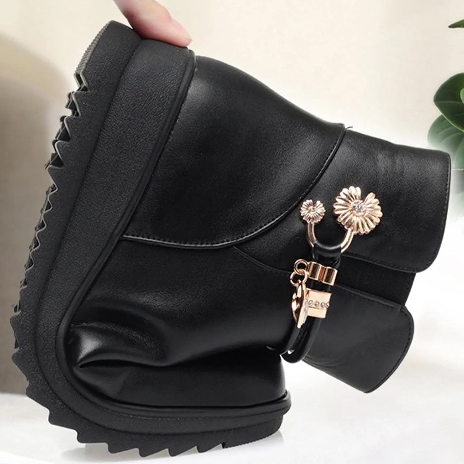 Women's Leather Platform Wedge Heel Ankle Boots Comfortable Round Toe Warm Fur Lining Side Zipper Non-slip Lug Sole Winter Ankle Boots Outdoor Work Walking Snow Boots