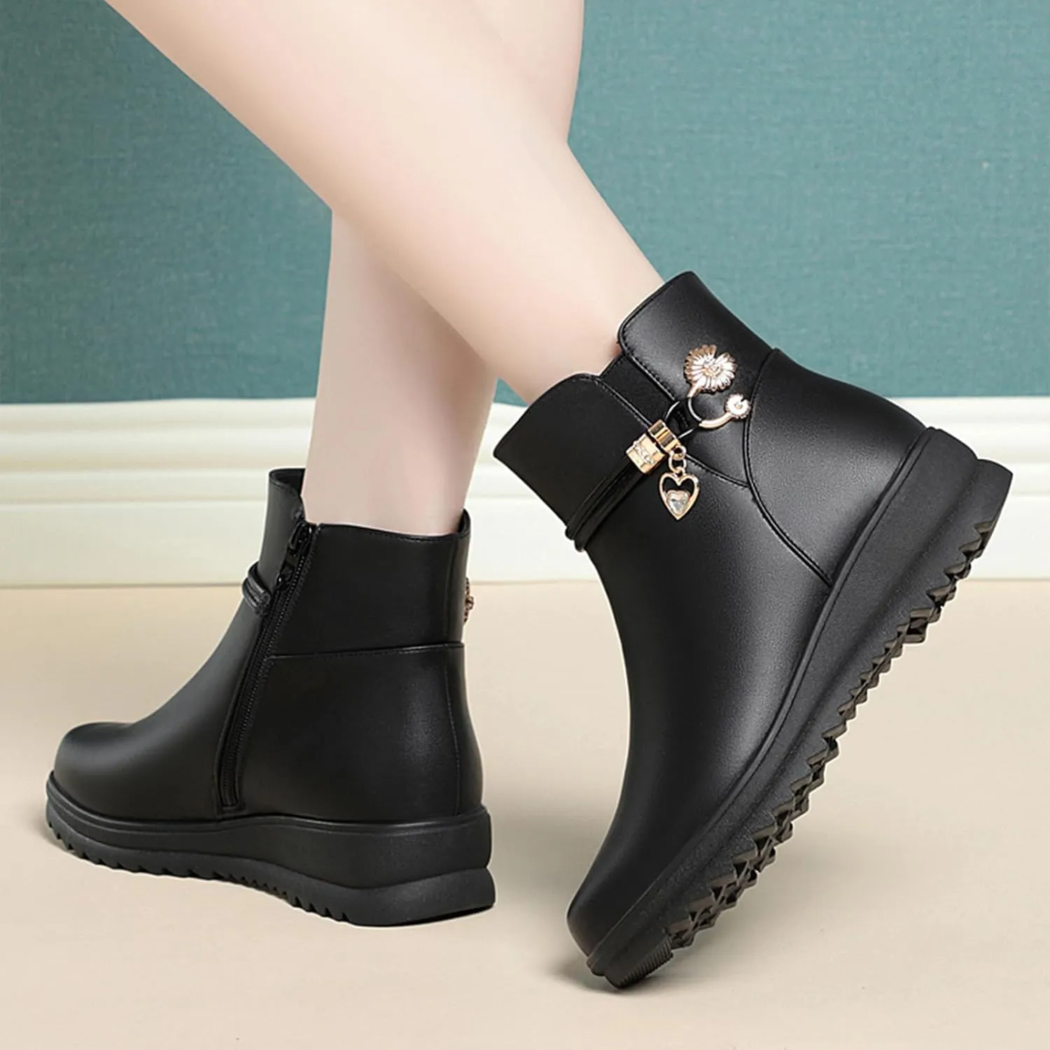 Women's Leather Platform Wedge Heel Ankle Boots Comfortable Round Toe Warm Fur Lining Side Zipper Non-slip Lug Sole Winter Ankle Boots Outdoor Work Walking Snow Boots